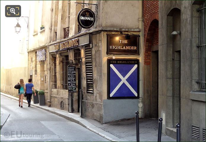 Highlander pub in Paris