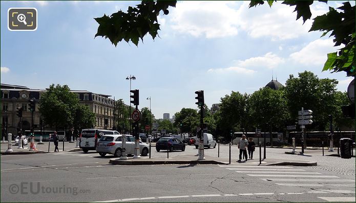 Place Valhubert pedestrian crossings