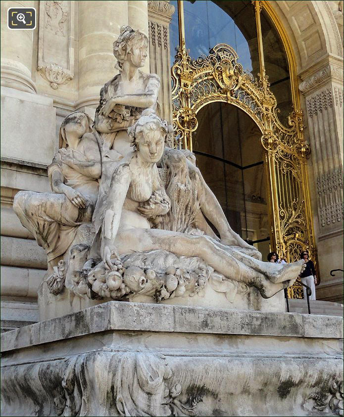 Statues at Petit Palais