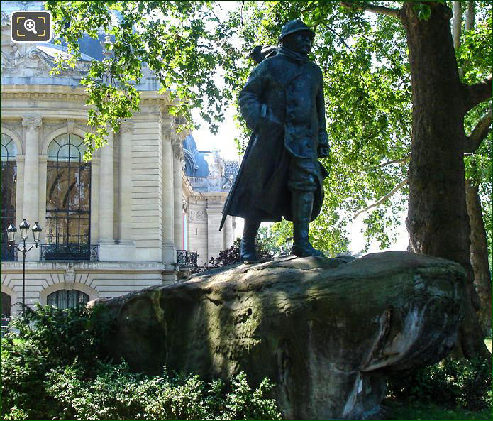 Petit Palais Georges Clemenceau statue