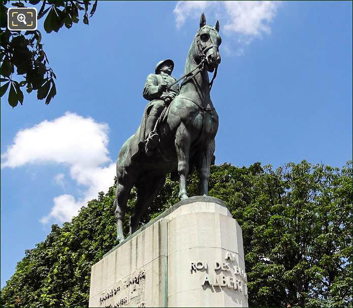 Roi des Belges Albert 1er statue