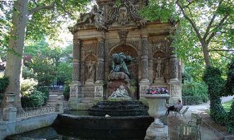 Images of Fontaine Medicis