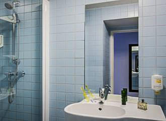 Adagio Access Aparthotel Paris Bastille Bathroom