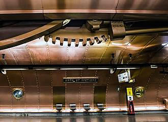 Steampunk design at Arts et Metiers Metro station