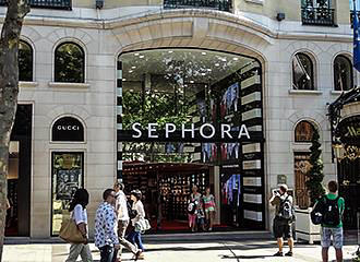 Avenue des Champs Elysees Sephora shop