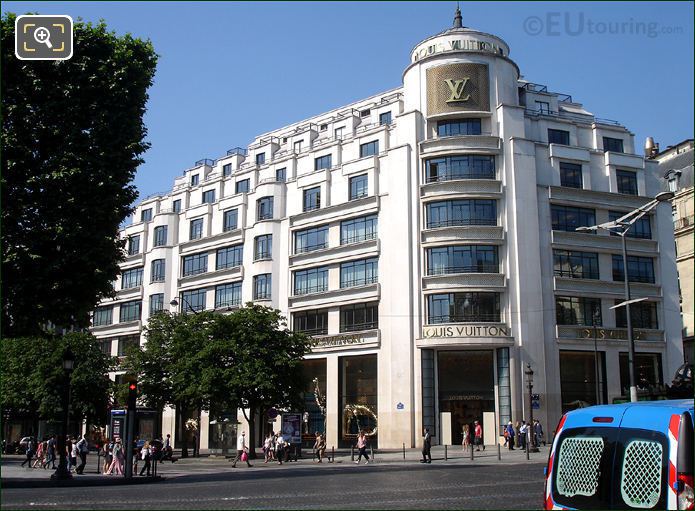 Louis Vuitton, Avenue des Champs Elysees, Paris