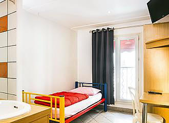 Bastille Hostel single bed