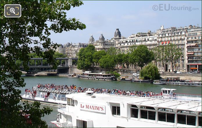 Bateaux Mouches River Seine pleasure boat Paris