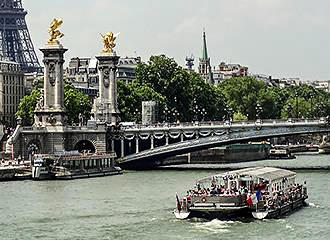 River Seine cruise with Bateaux Parisiens