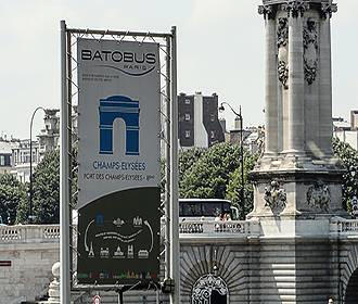 Batobus Champs Elysees stop