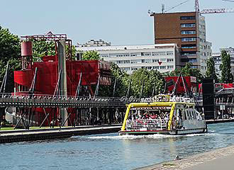 Canal de l’Ourcq Canauxrama boat