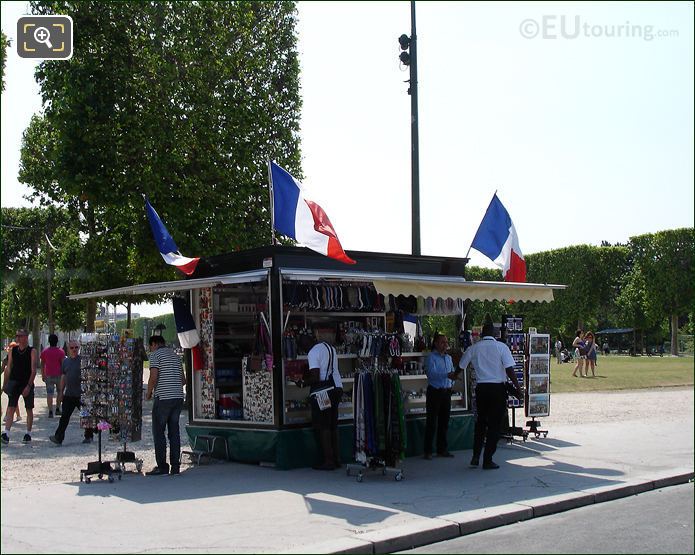 Champ de Mars souvenir stand