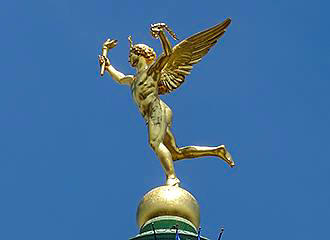 Colonne de Juillet Genie de la Liberte golden statue