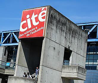 Stairwell with Cite des Sciences et de l’Industrie logo