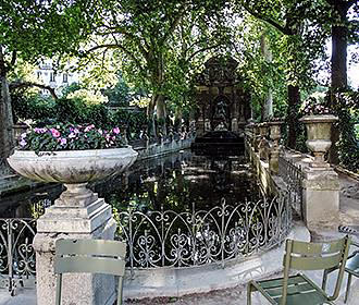 Fontaine Medicis in Luxembourg Gardens