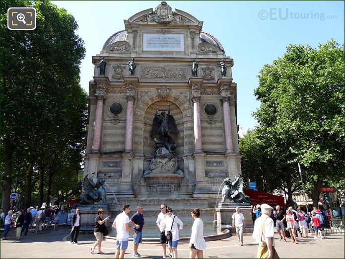 Fontaine Saint Michel in Paris