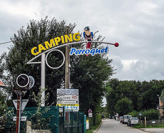 Camping Perroquet Entrance