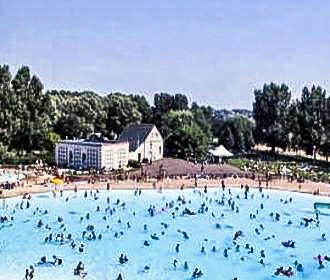 Camping Hortus, L’Ile du Chateau swimming pool