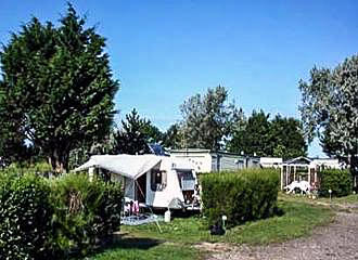 Camping le Bois de Pins pitches