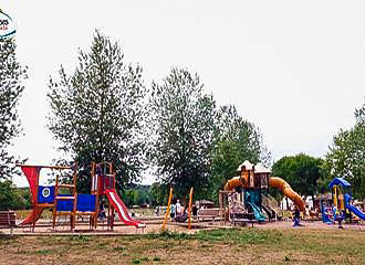 Le Camping de Lery-Poses playground