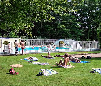 Club Naturiste du Bois Mareuil pool area