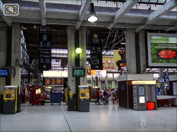 Gare de Lyon information signs