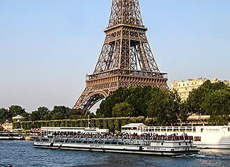 Eiffel Tower cruise with Bateaux-Mouches