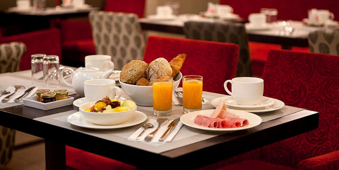 Hotel Eiffel Seine breakfast