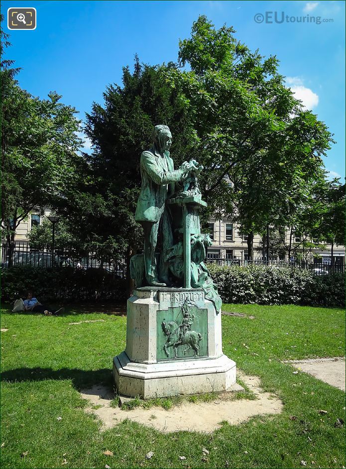 Jardin des Plantes Emmanuel Fremiet statue