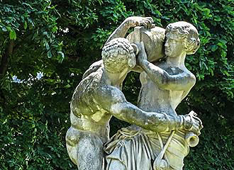 Le Jour statue in Jardin Marco Polo