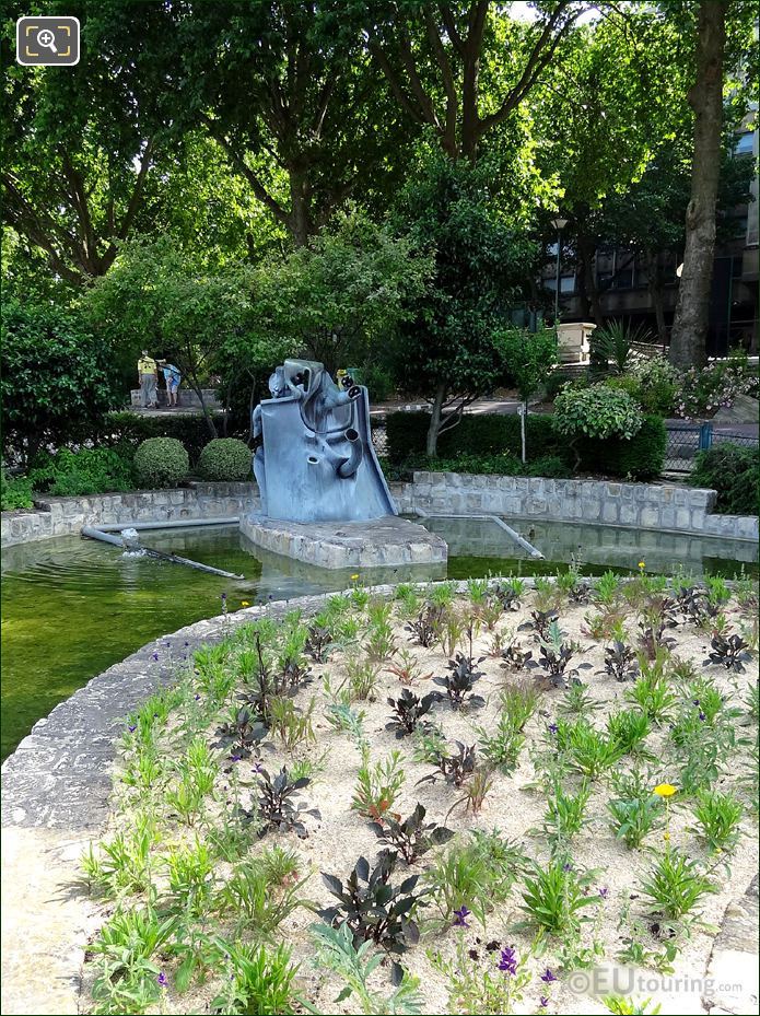 Jardin Tino Rossi water feature