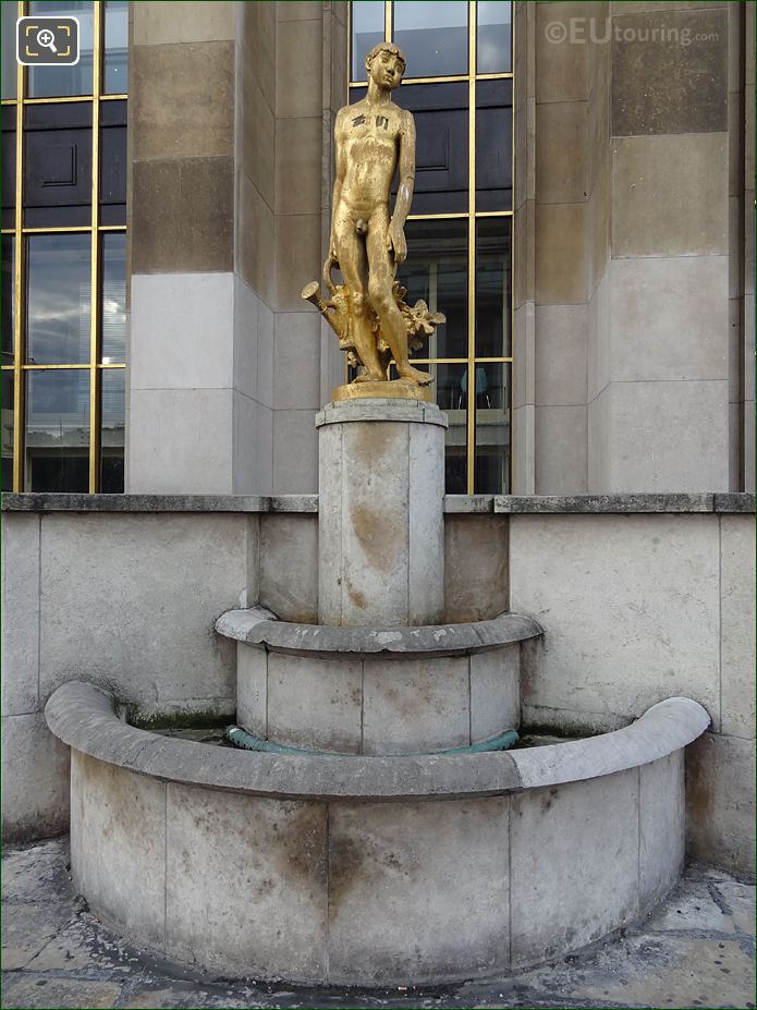 Le Jardinier statue, Palais de Chaillot, Jardins du Trocadero