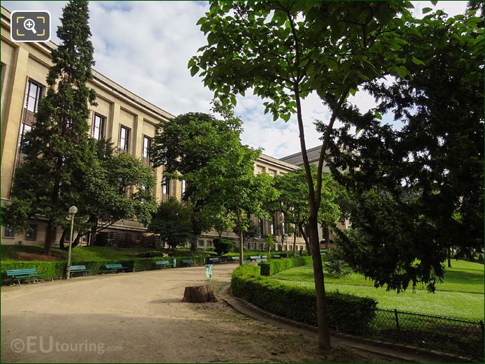 View NE to Palais de Chaillot West Wing in Jardins du Trocadero