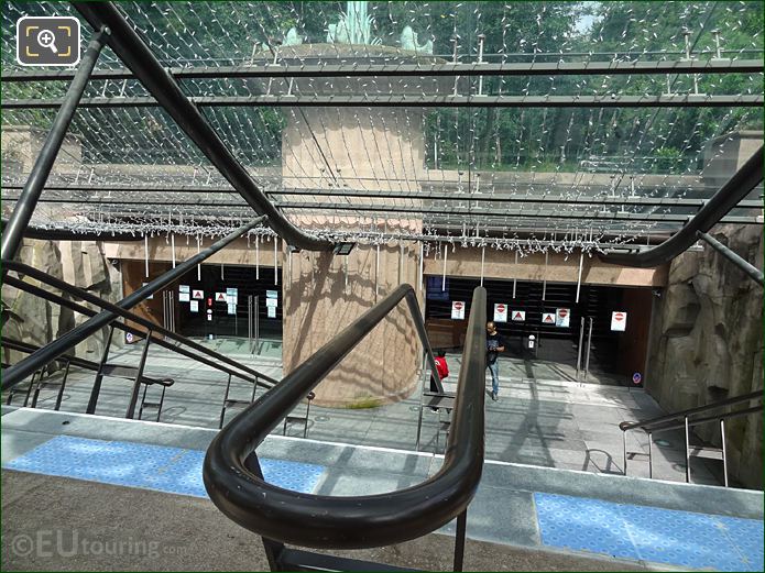 Steps and Handrails to Aquarium de Paris entrance