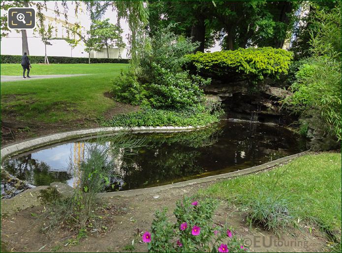 NE pond and man made stream in English style area of Jardins du Trocadero