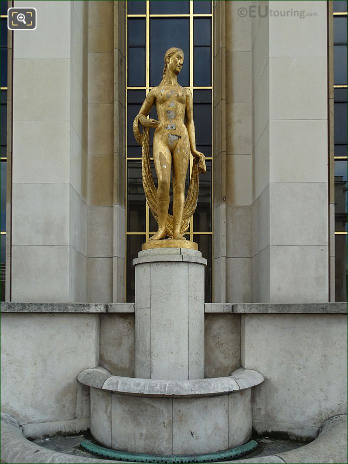 Flore statue, Palais de Chaillot, Jardins du Trocadero