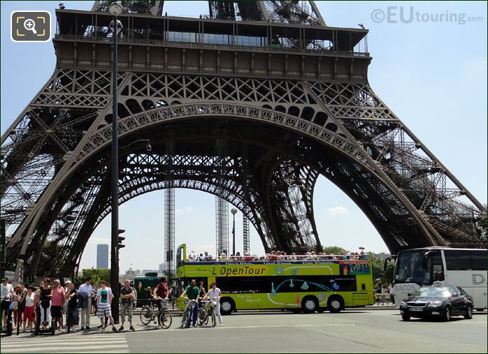 L'OpenTour bus and the Eiffel Tower