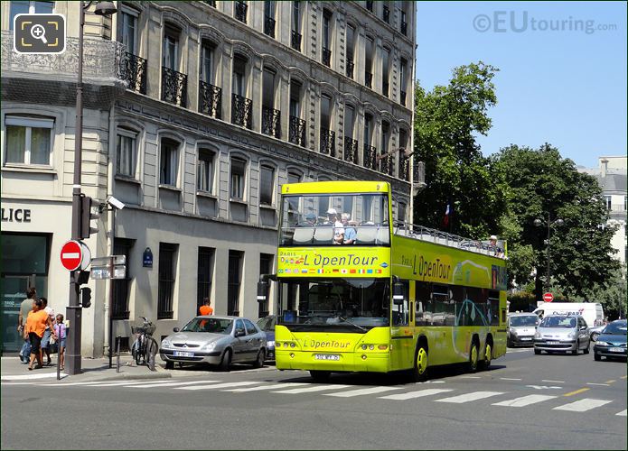 OpenTour tour bus with four routes in Paris