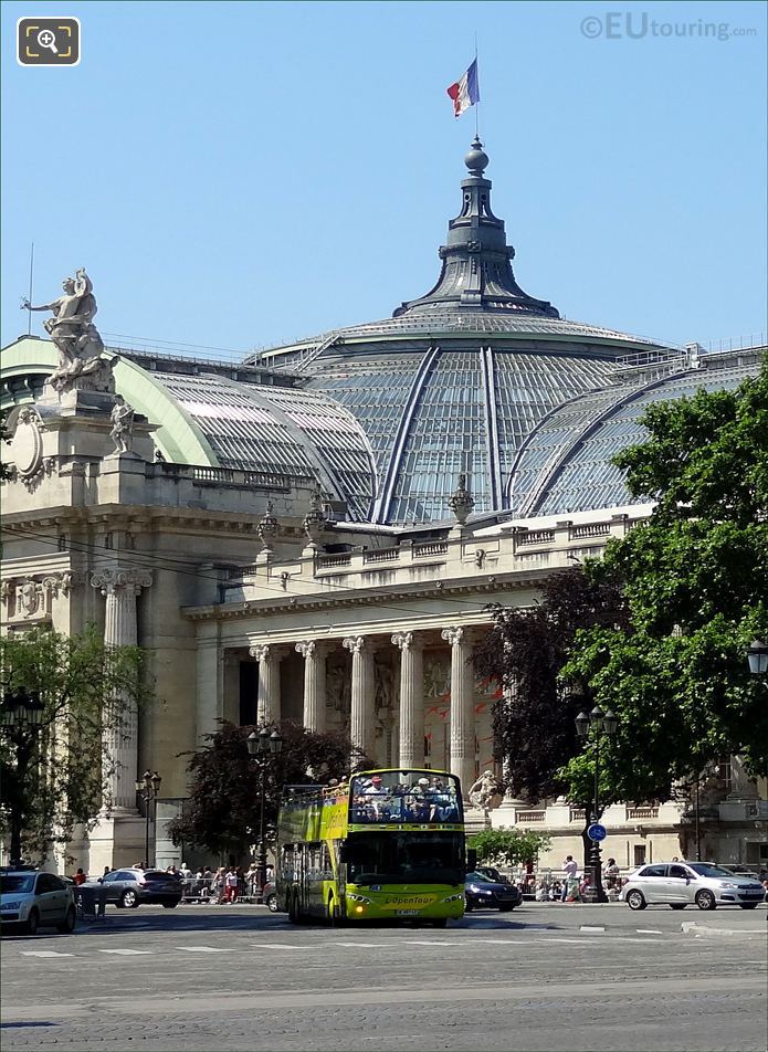 L'OpenTour bus and the Grand Palais