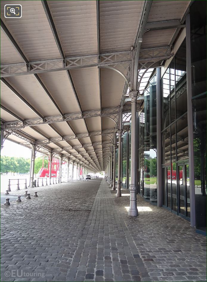 La Grande Halle cobbled walkway