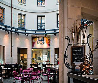 Inside La Rotonde de la Villette brasserie