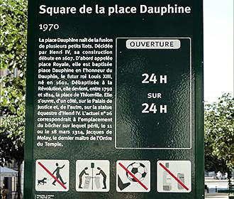 Square de la Place Dauphine tourist board