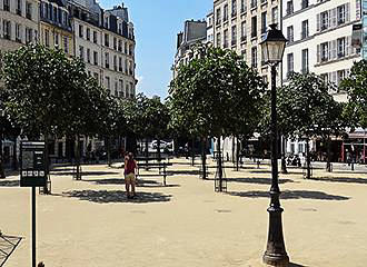 Square de la Place Dauphine central area