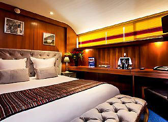 Le VIP Paris Yacht Hotel Bedroom One