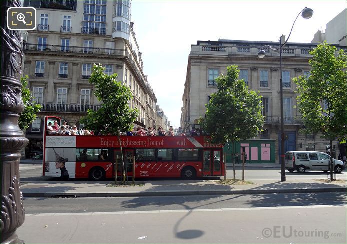 Les Car Rouges sightseeing tour in Paris