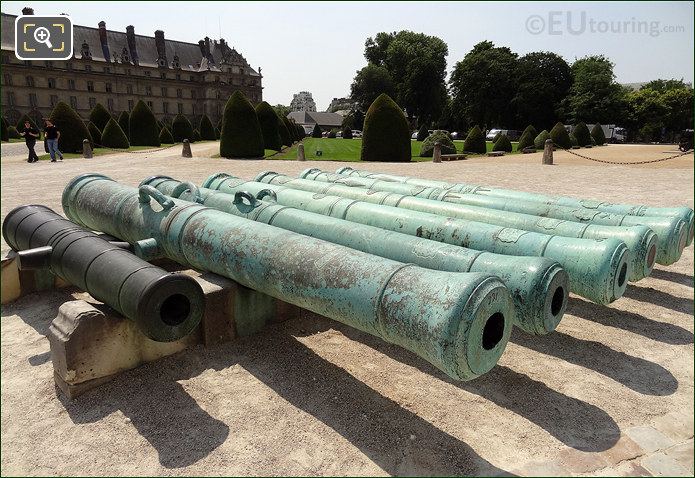 Les Invalides artillery cannons