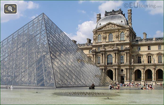 Pavillon Richelieu and Pyramid