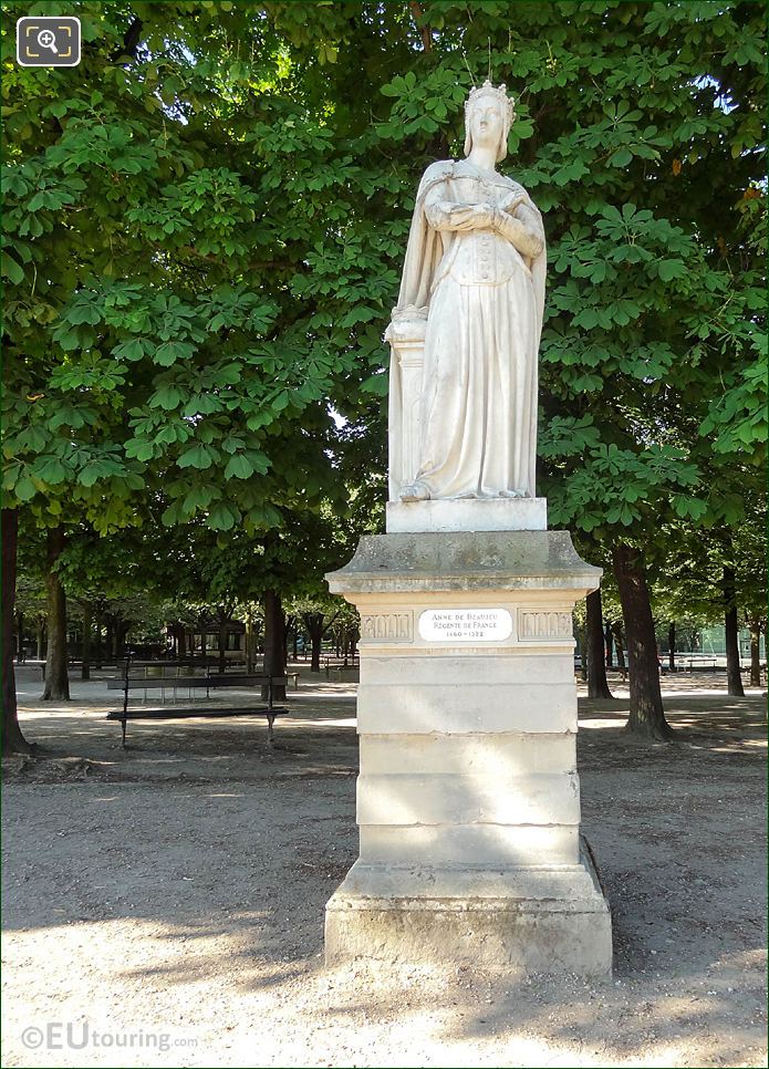 Jardin du Luxembourg Anne de Beajeu statue West terrace