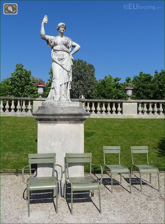 Jardin du Luxembourg Queen of Heaven statue