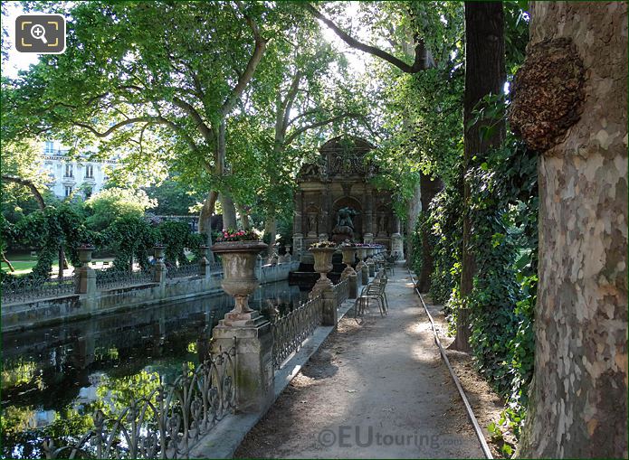 Walkway next to water basin of Fontaine Medicis